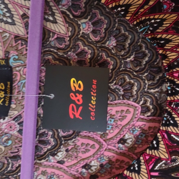 R & B Collection. Tunic top or short dress.. Burgundy color - Picture 2 of 2